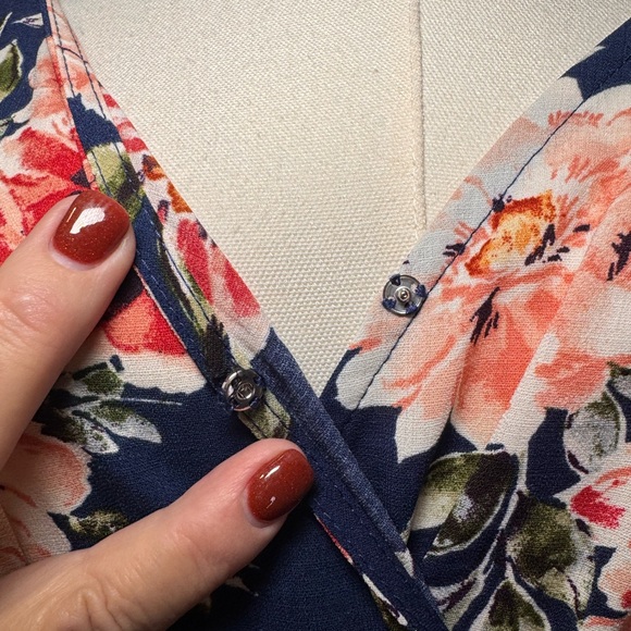 Woman's Xhilaration Wide Leg V Neck Navy and Pink Floral Jumpsuit. Size S - Picture 4 of 8